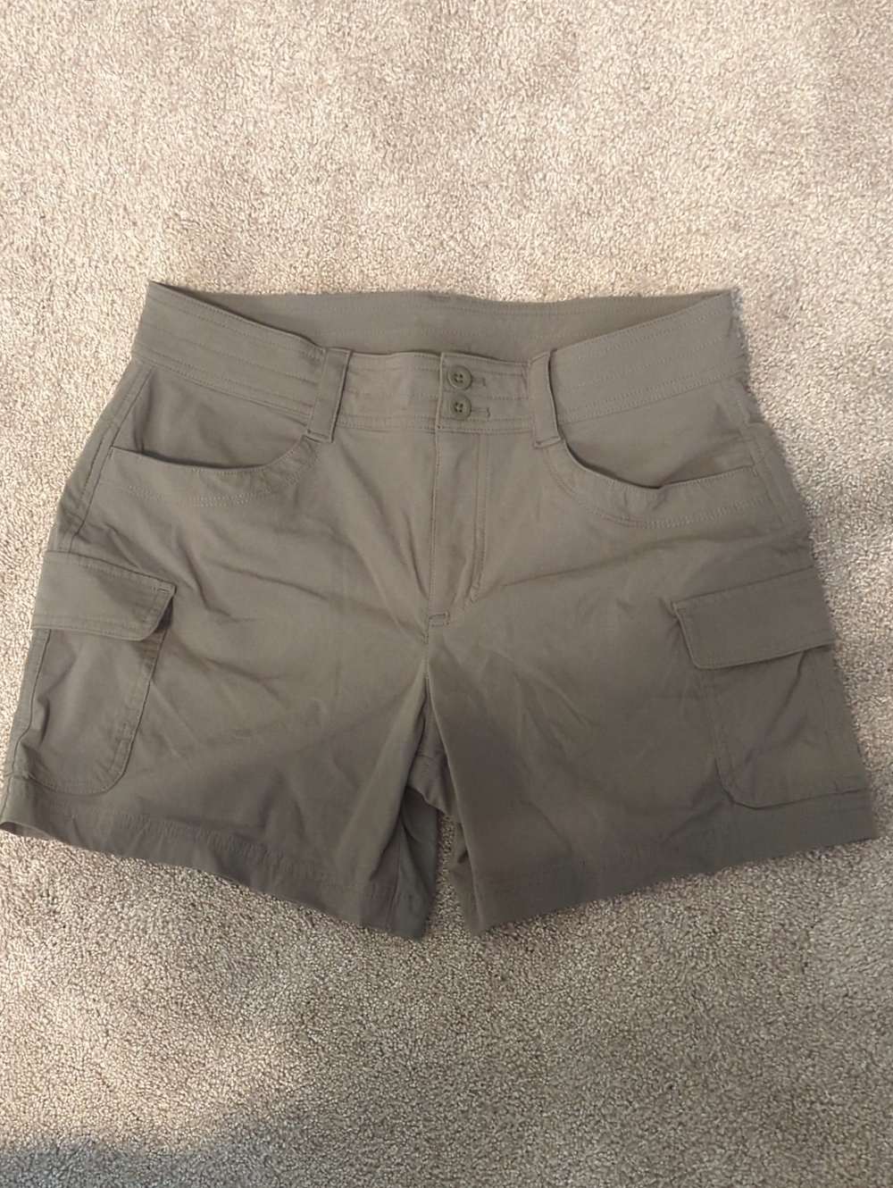 Women's Eddie Bauer Olive Green Cargo Shorts 8